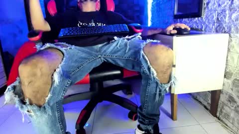 Axell Cross2 online show from April 2026 01:21:02 AM