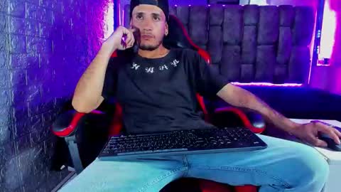 Axell Cross2 online show from May 2026 02:20:02 AM