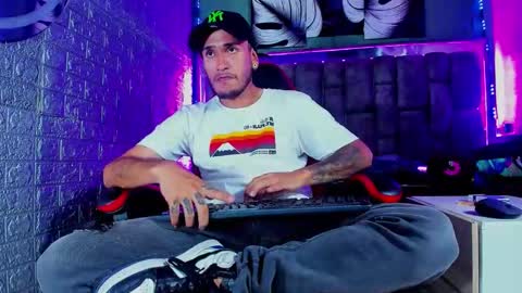 Axell Cross2 online show from May 2026 02:51:02 AM