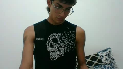 Axel  online show from February 2025 04:36:01 AM