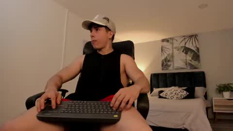 axelmartinezz online show from July 2026 08:33:02 PM