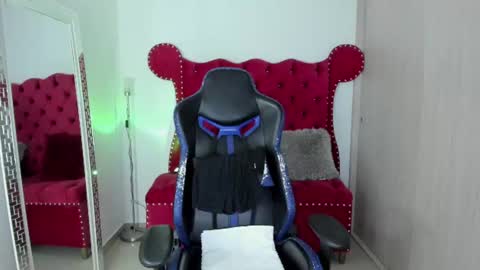 Snapshot of axelwinters_ chatting on June 2026 11:21:02 AM Axel online show from June 2026 11:21:02 AM