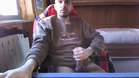 Axel online show from December 2024 12:15:01 PM