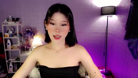 AYAHOSHILOVESYOU online show from April 2026 06:38:02 AM