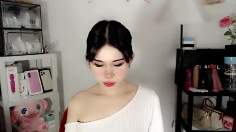 AYAHOSHILOVESYOU online show from July 2026 02:31:02 AM