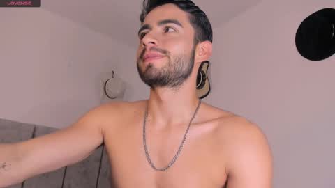 Snapshot of aydan_stiven9 chatting on March 2025 07:22:01 PM AYDAN STIVEN OF AYDANSTIVEN online show from March 2025 07:22:01 PM