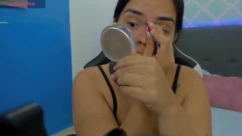 Alyda Jaramillo online show from September 2025 07:30:02 PM