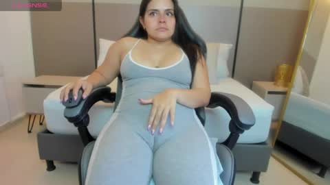 Snapshot of ayla13_ chatting on April 2026 04:16:02 PM Alyda Jaramillo online show from April 2026 04:16:02 PM