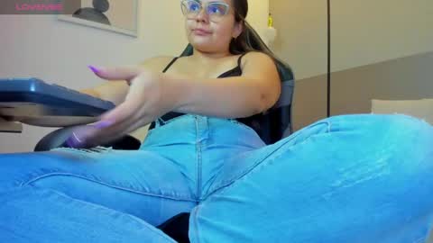 Snapshot of ayla13_ chatting on May 2026 07:19:01 PM Alyda Jaramillo online show from May 2026 07:19:01 PM
