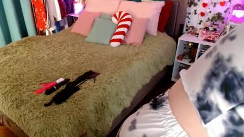 Ayla hill online show from March 2026 03:45:02 AM