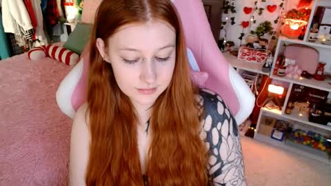 Snapshot of ayla_hill chatting on April 2026 03:12:01 AM Ayla hill online show from April 2026 03:12:01 AM