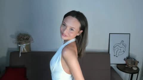 Snapshot of ayladrew chatting on February 2025 12:11:01 PM Hi my names Eva 3 online show from February 2025 12:11:01 PM