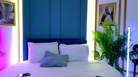 Ayla online show from October 2025 07:03:01 PM