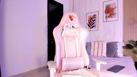 Ayleen online show from November 2025 12:38:01 PM