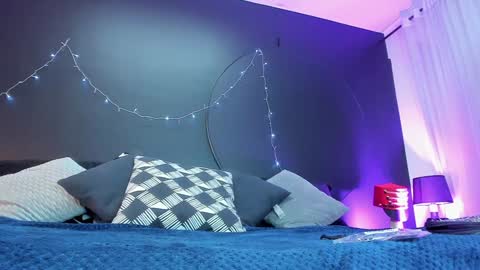 Aylen online show from December 2024 07:48:02 PM