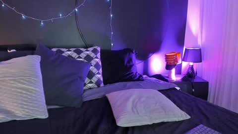 Aylen online show from December 2024 01:15:02 AM