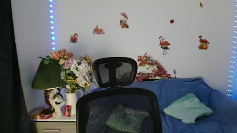 Aylin online show from April 2026 08:15:01 PM