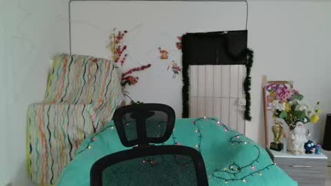 Aylin online show from May 2026 08:26:02 PM