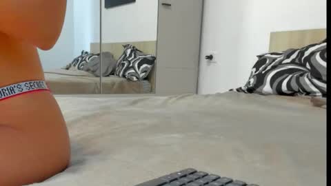 Snapshot of aylinhazell chatting on September 2025 04:47:02 AM Aylinhazel online show from September 2025 04:47:02 AM