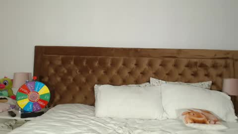 Snapshot of aylinhoney chatting on December 2024 03:50:02 AM Aylin online show from December 2024 03:50:02 AM