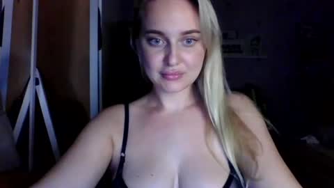 aylinn9999 online show from July 2026 10:18:02 PM