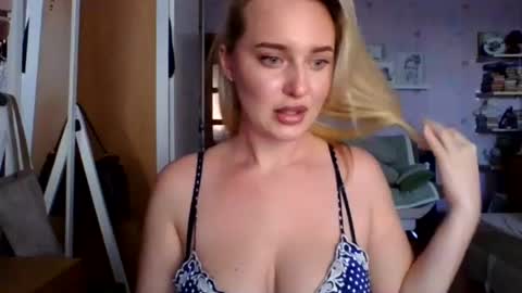 aylinn9999 online show from July 2026 02:40:01 AM