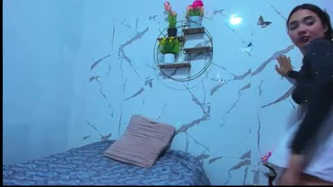 Snapshot of aymy2025 chatting on December 2025 10:50:01 PM Aymy online show from December 2025 10:50:01 PM