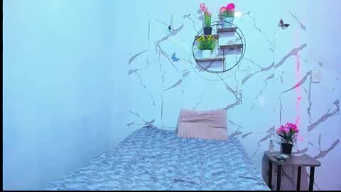 Snapshot of aymy2025 chatting on December 2025 01:47:01 AM Aymy online show from December 2025 01:47:01 AM