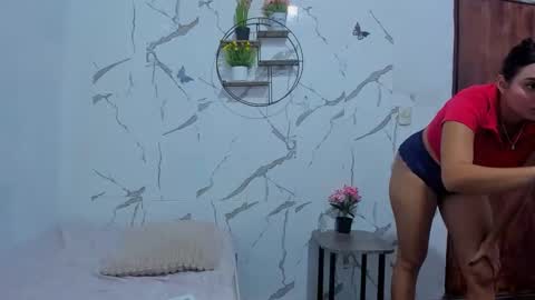 Snapshot of aymy2025 chatting on February 2026 11:45:02 PM Aymy online show from February 2026 11:45:02 PM