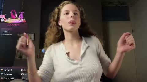 Ayreen Moore online show from December 2025 02:45:02 PM