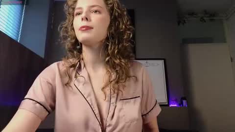 Ayreen Moore online show from February 2026 02:09:02 PM