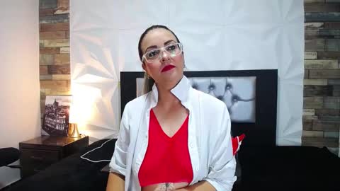 Snapshot of azaahara_ chatting on February 2025 11:02:02 AM Azahara online show from February 2025 11:02:02 AM