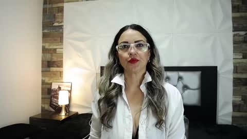 Snapshot of azaahara_ chatting on March 2025 11:01:02 AM Azahara online show from March 2025 11:01:02 AM