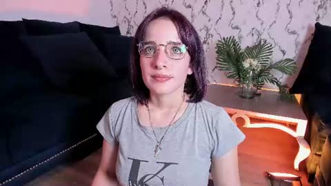 Azahara online show from June 2026 06:45:02 PM