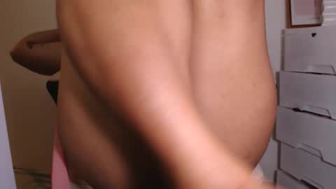 Snapshot of azianalina chatting on April 2026 01:14:02 PM Lina online show from April 2026 01:14:02 PM