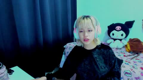 Azu Moure online show from May 2026 04:19:02 AM