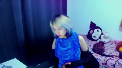 Azu Moure online show from July 2026 10:38:01 PM