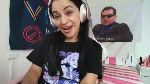 Azucena R online show from April 2026 03:42:01 PM