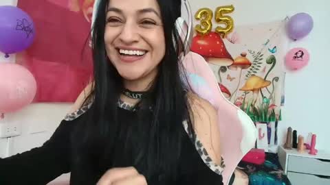 Azucena R online show from May 2026 03:17:02 PM