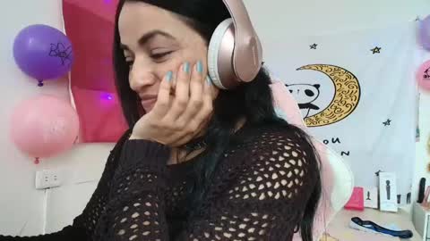 Azucena R online show from May 2026 04:04:02 PM