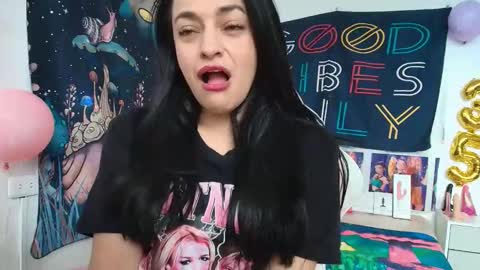 Azucena R online show from May 2026 02:35:01 PM