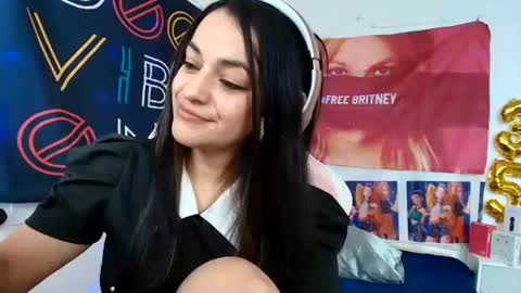 Azucena R online show from July 2026 04:50:01 PM