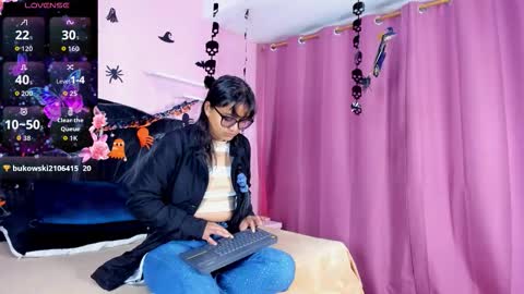 azul_moonn online show from October 2025 03:40:02 AM