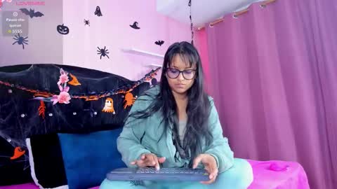 azul_moonn online show from November 2025 03:41:01 AM