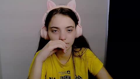 azumi_chan_ online show from September 2025 11:54:02 AM