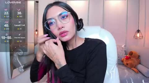 Azura online show from September 2025 07:29:01 PM