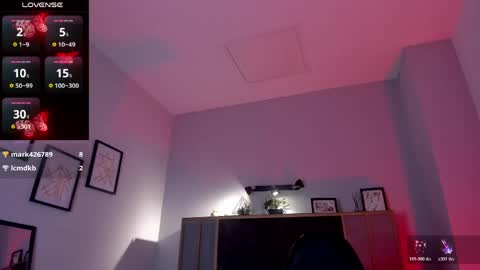 Snapshot of azurra_amatto2 chatting on May 2026 11:25:02 PM Azurra online show from May 2026 11:25:02 PM