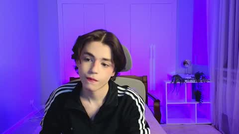 Elios online show from January 2025 06:33:02 PM