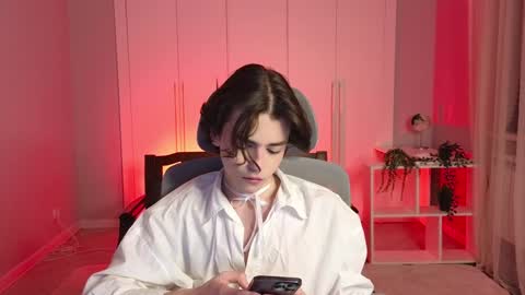 Elios online show from January 2025 06:59:02 PM