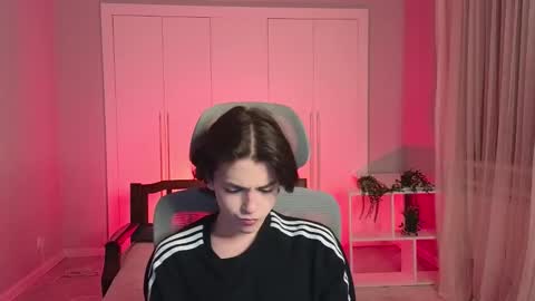 Elios online show from January 2025 07:57:01 PM